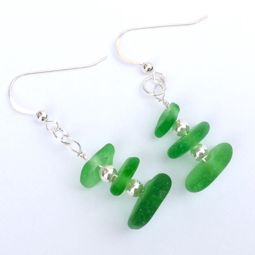SEAGLASS EARRINGS, Kelly Green-new